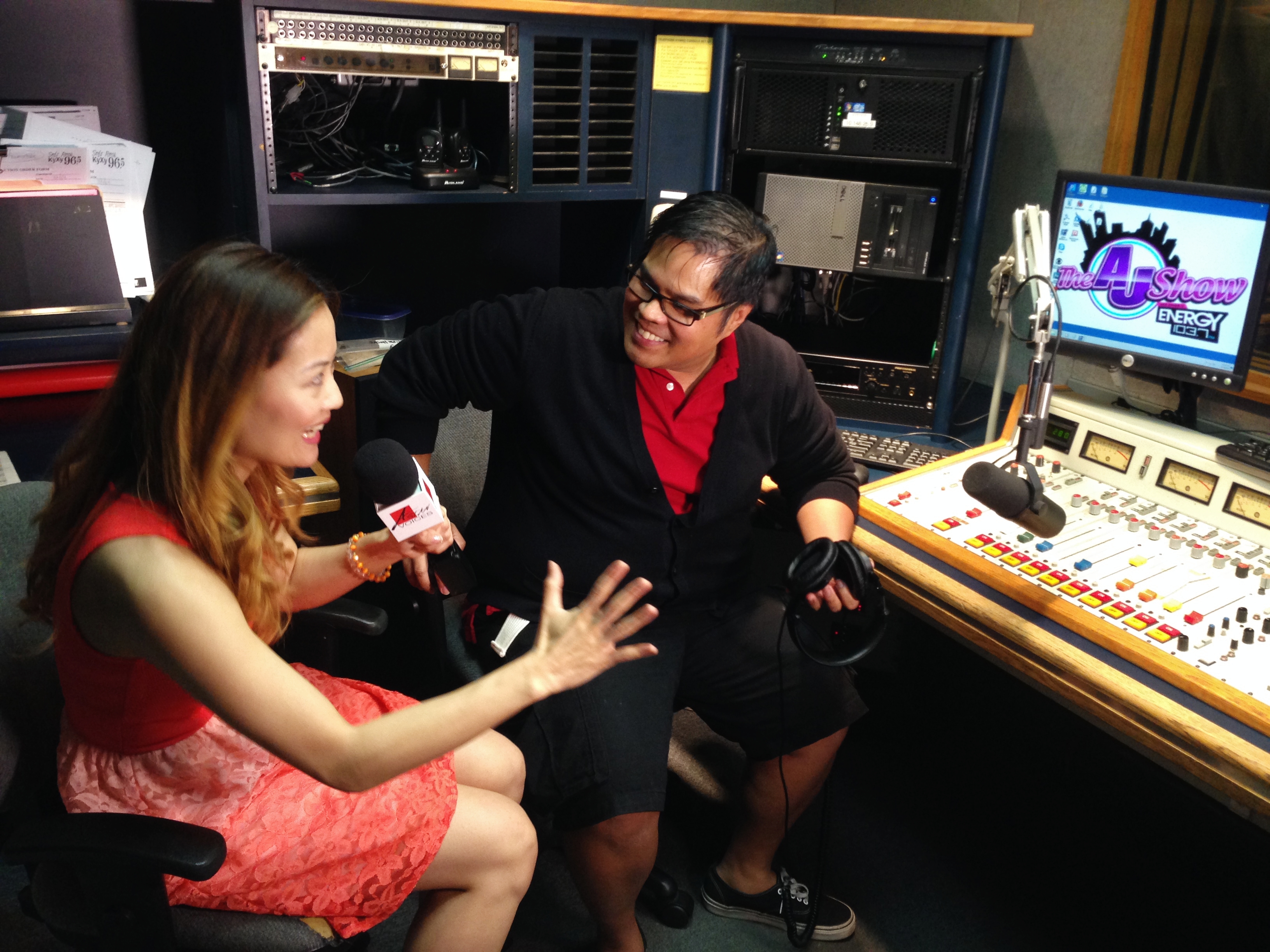 Kiki Yeung interviewing Hula